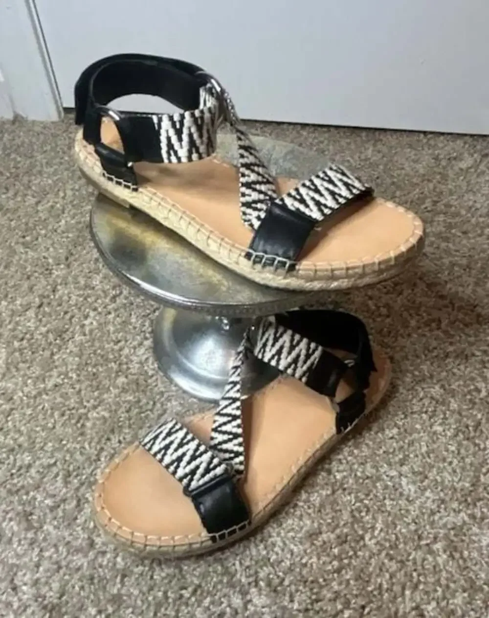 Frye and Co. Black and White Woven Espadrille Sandals Size 8M